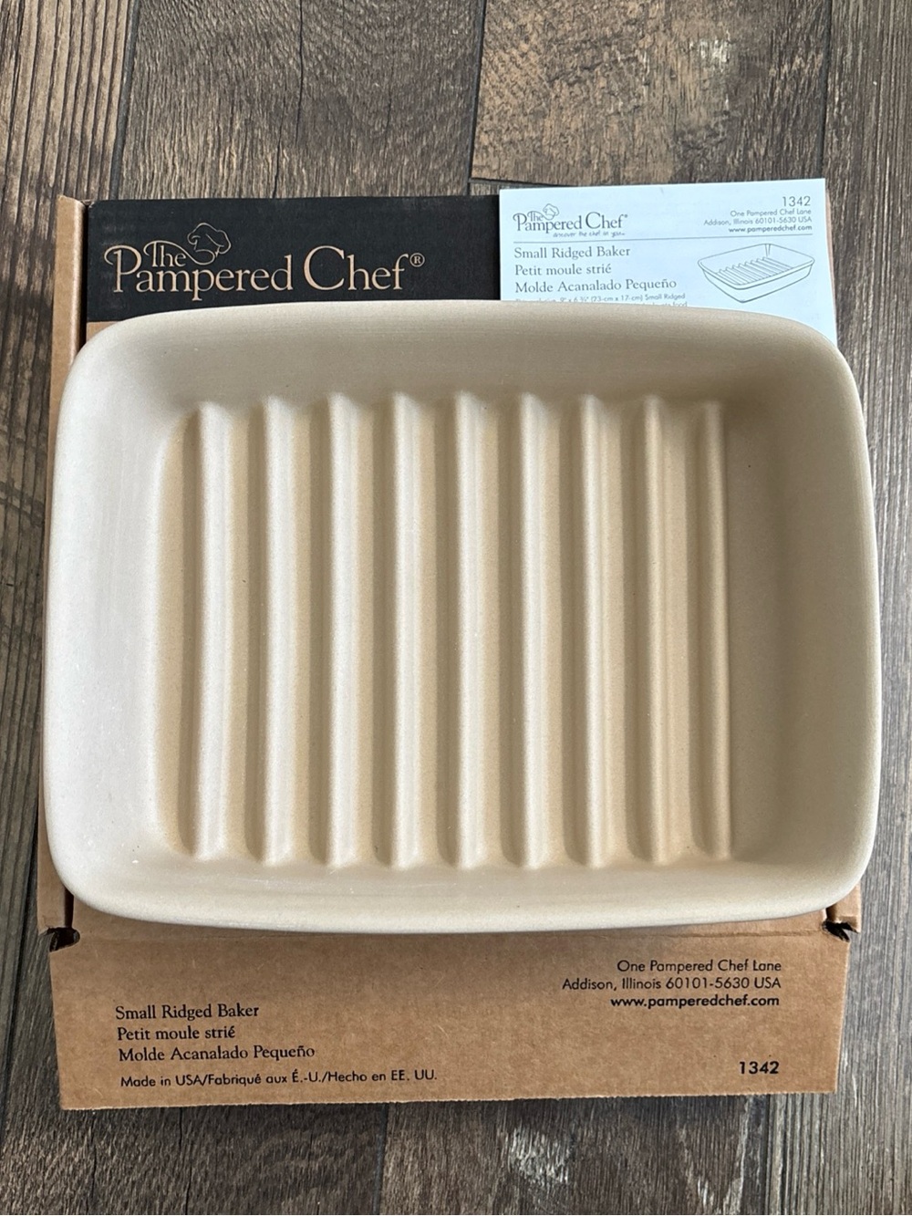 NEW Pampered Chef Small Ridged Baker 1342 9x6.75 Stoneware Baking Dish, USA